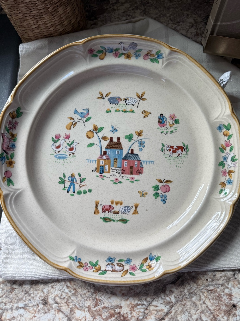 International Heartland Serving Platter 12”